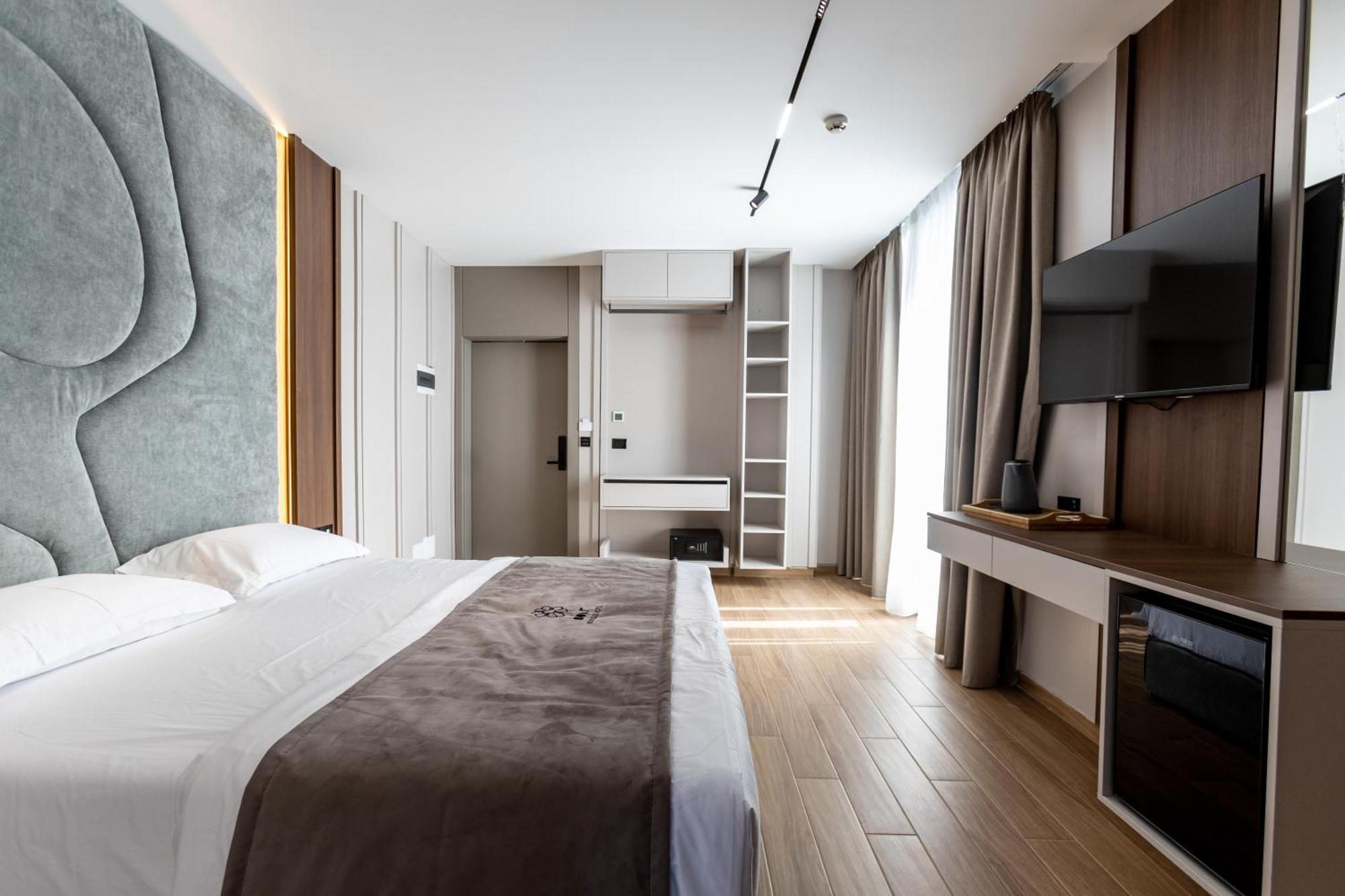 Bolt Boutique Hotel Lezhë Extérieur photo