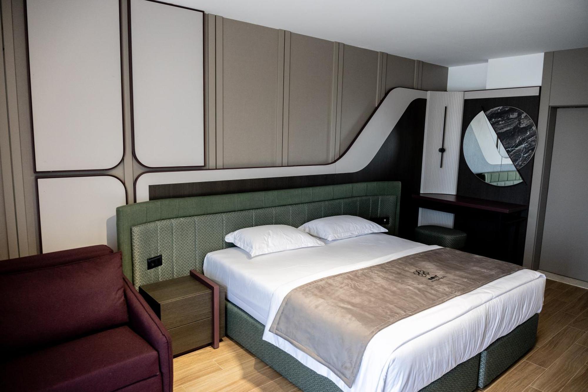 Bolt Boutique Hotel Lezhë Extérieur photo