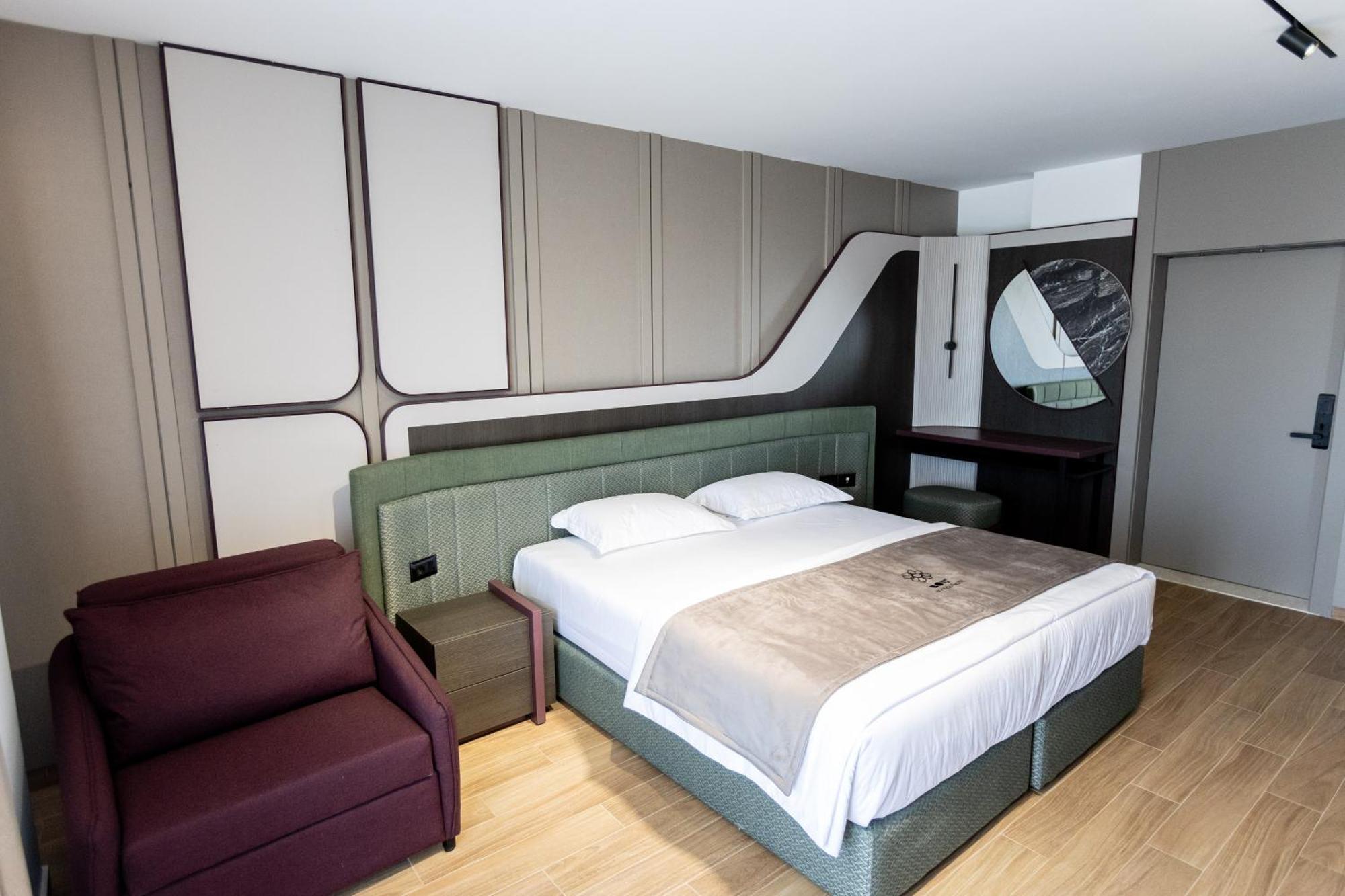 Bolt Boutique Hotel Lezhë Extérieur photo