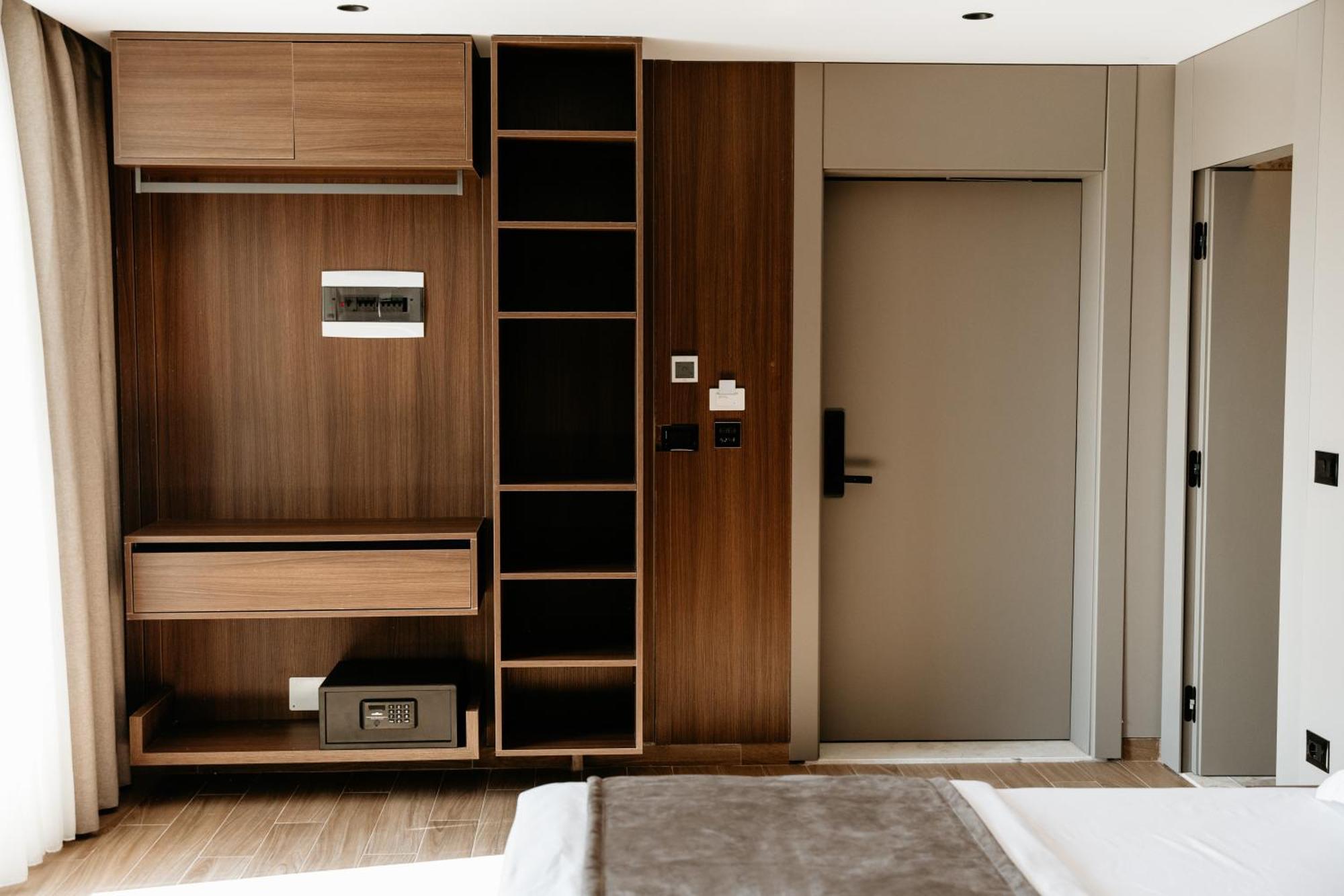 Bolt Boutique Hotel Lezhë Extérieur photo
