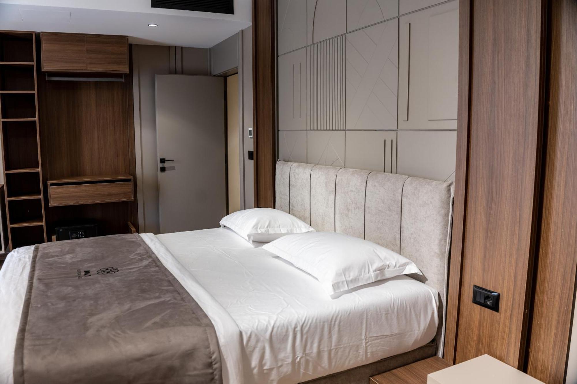 Bolt Boutique Hotel Lezhë Extérieur photo