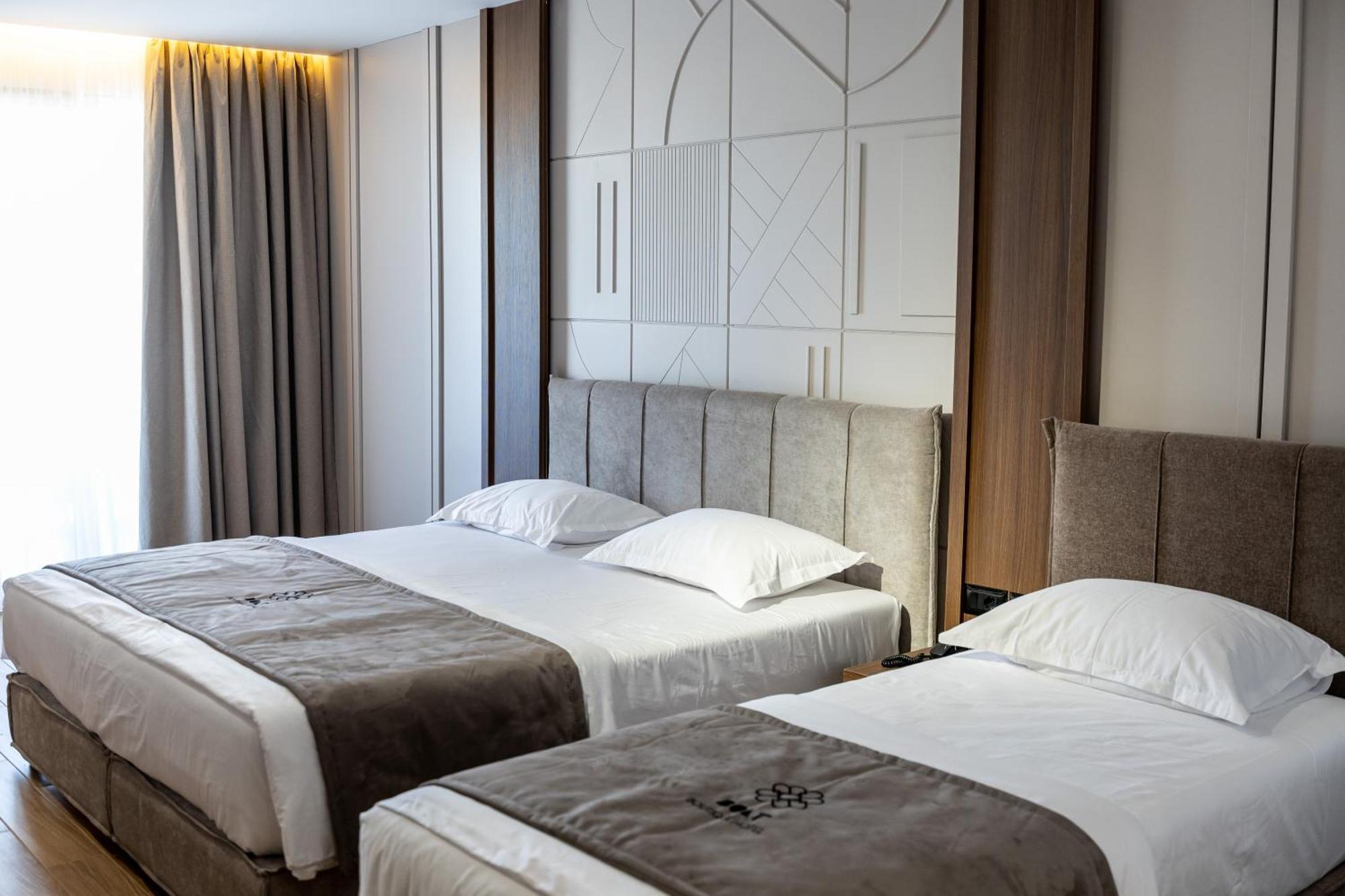 Bolt Boutique Hotel Lezhë Extérieur photo