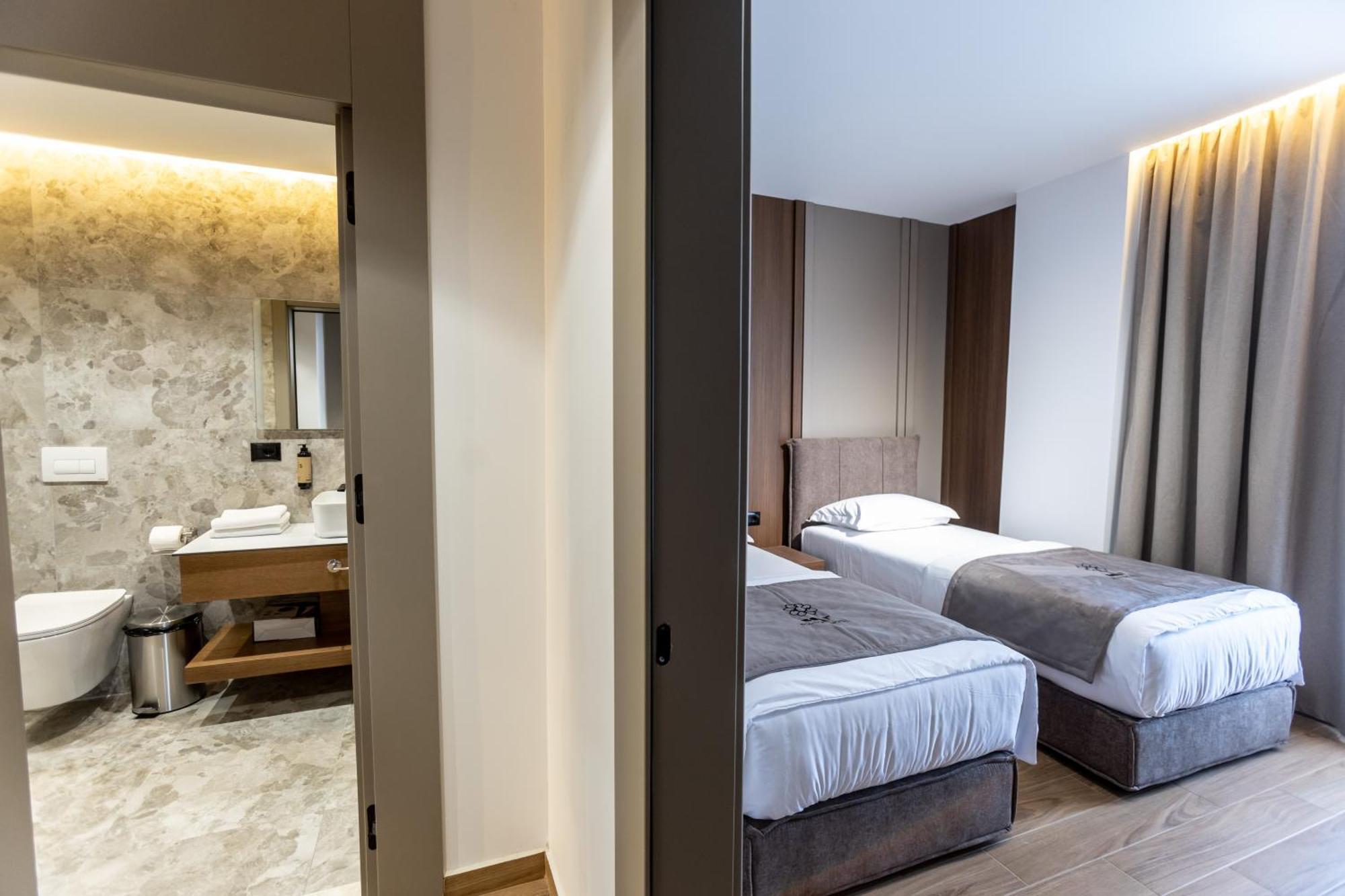 Bolt Boutique Hotel Lezhë Extérieur photo